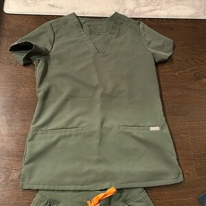 Green figs scrubs top and bottoms